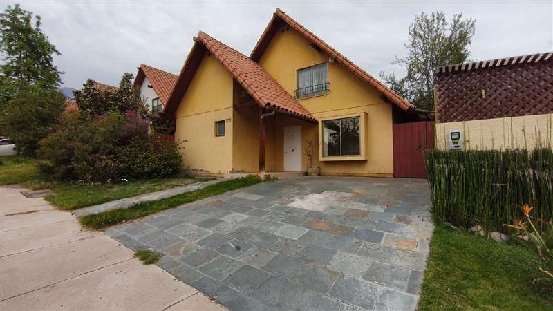 Casa en venta de 5 dorm. en Peñalolén