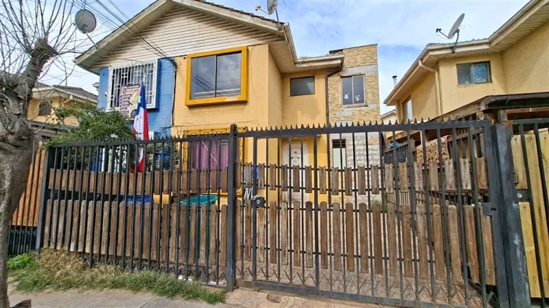 Casa en venta de 3 dorm. en San Bernardo