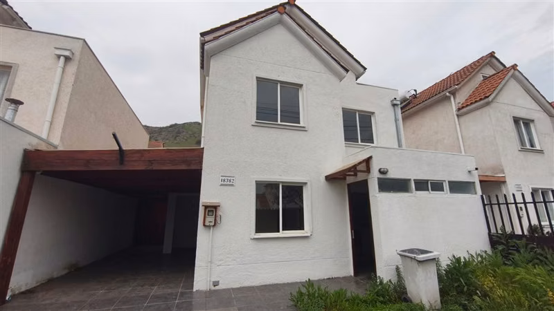 Casa en venta de 4 dorm. en San Bernardo
