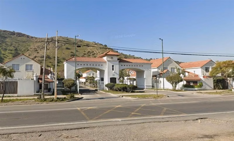 Casa en venta de 4 dorm. en San Bernardo