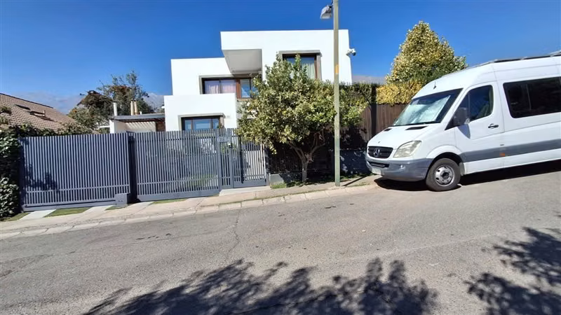 Casa en venta de 4 dorm. en La Florida