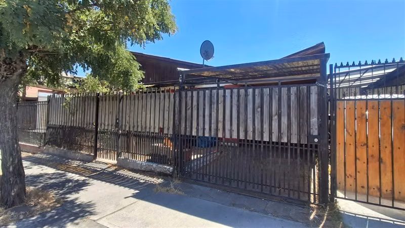 Casa en venta de 4 dorm. en Maipú