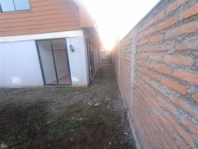 Casa en venta de 2 dorm. en Linares