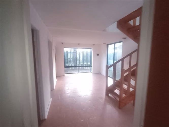 Casa en venta de 3 dorm. en Linares