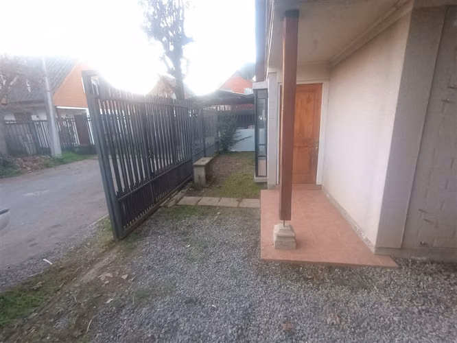 Casa en venta de 2 dorm. en Linares