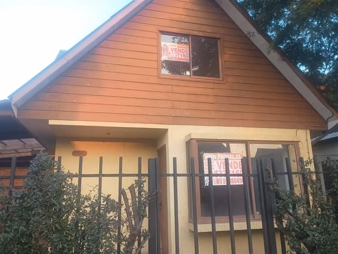 Casa en venta de 3 dorm. en Linares