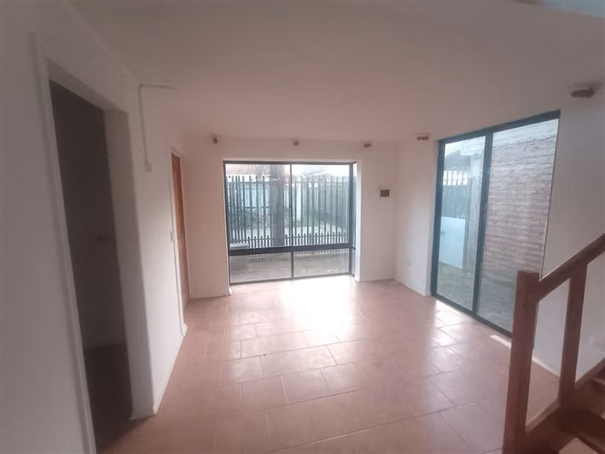 Casa en venta de 2 dorm. en Linares