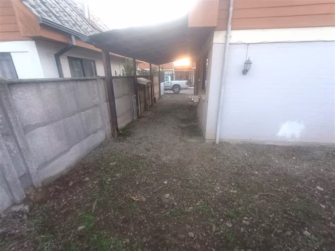 Casa en venta de 3 dorm. en Linares