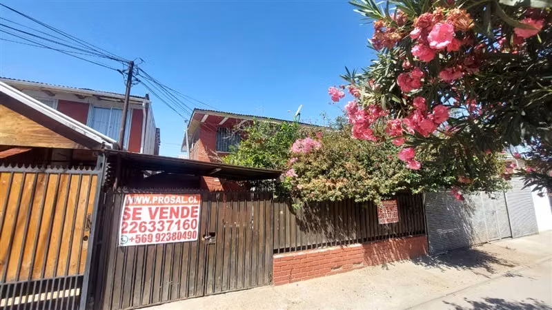 Casa en venta de 3 dorm. en Pudahuel - Imagen 1