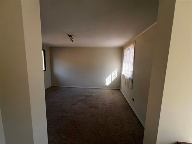 Casa en venta de 4 dorm. en Pudahuel