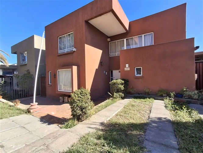 Casa en venta de 5 dorm. en La Florida - Imagen 2
