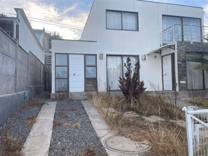 Casa en venta de 4 dorm. en Villa Alemana