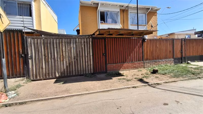 Casa en venta de 2 dorm. en Colina