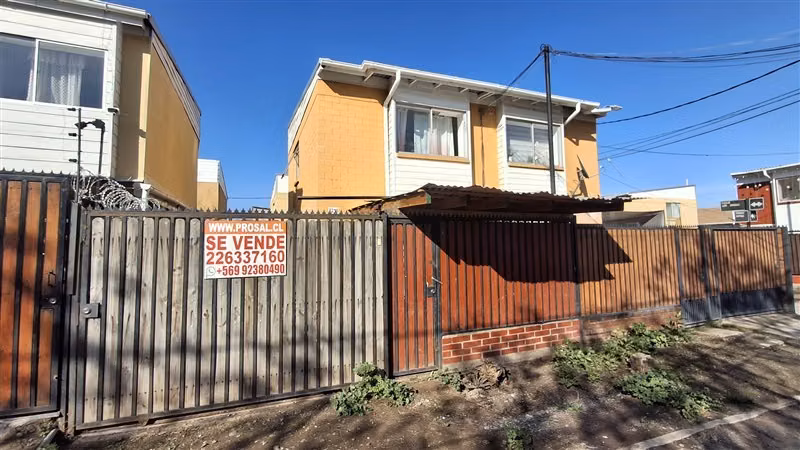 Casa en venta de 2 dorm. en Colina