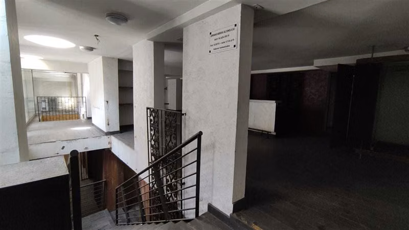 Amplia Propiedad Comercial con Subterráneos en Santiago