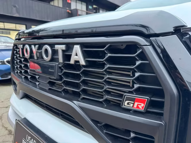 Toyota HILUX GR. DC 4X4 2.8 AUT. 2.8 • 4WD • Automática • 2025