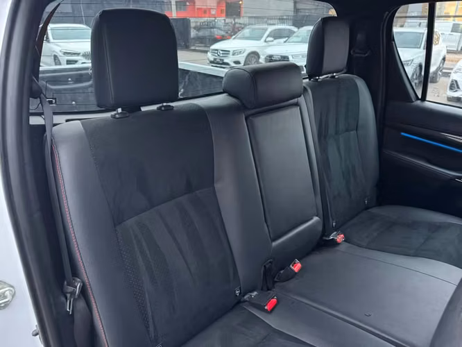 Toyota HILUX GR. DC 4X4 2.8 AUT. 2.8 • 4WD • Automática • 2025