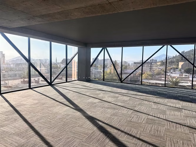 Oficina en Venta y arriendo en Recoleta