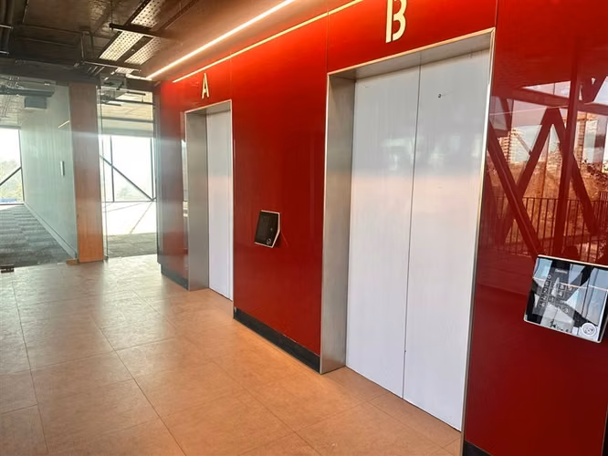 Oficina en Venta y arriendo en Recoleta