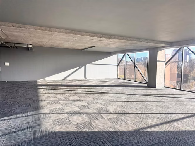 Oficina en Venta y arriendo en Recoleta