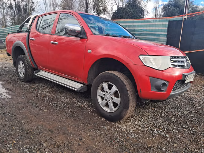 Mitsubishi L200 Katana Turbo diesel 2015