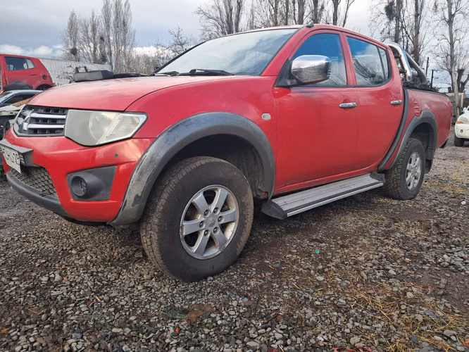 Mitsubishi L200 Katana Turbo diesel 2015