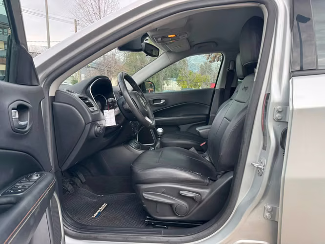JEEP COMPASS SPORT 2.4 MEC 6 VEL FULL CARPLAY CAMARA SOLO 89.000 KM VER EN LAS CONDES 2019
