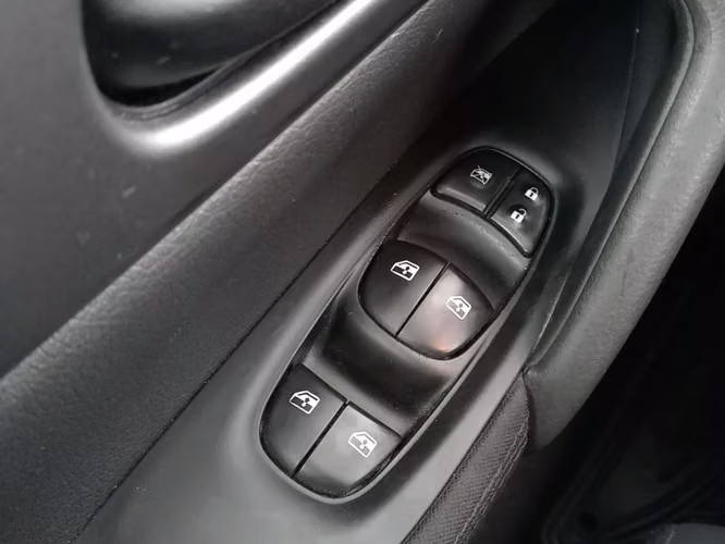 Nissan Qashqai 2.0 SENSE MULTIMEDIA 4X2 MT 5P 2021