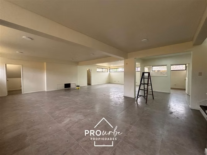 Oficina en arriendo 685 m útiles en Ñuñoa