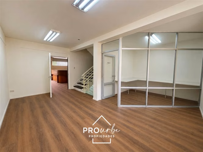 Oficina en arriendo 685 m útiles en Ñuñoa