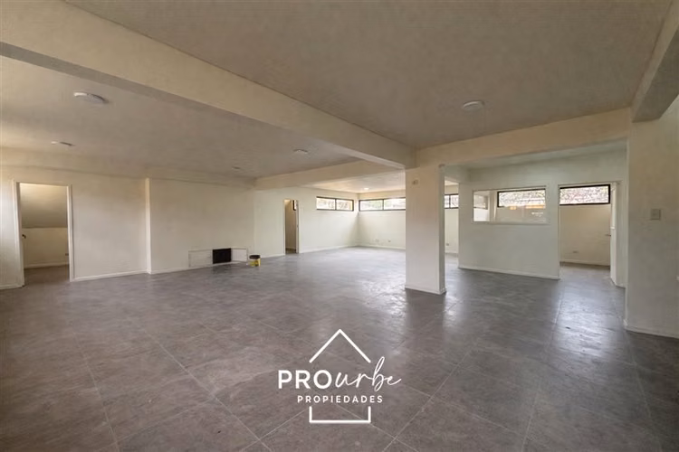 Oficina en arriendo 685 m útiles en Ñuñoa