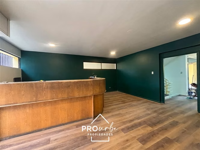 Oficina en arriendo 685 m útiles en Ñuñoa
