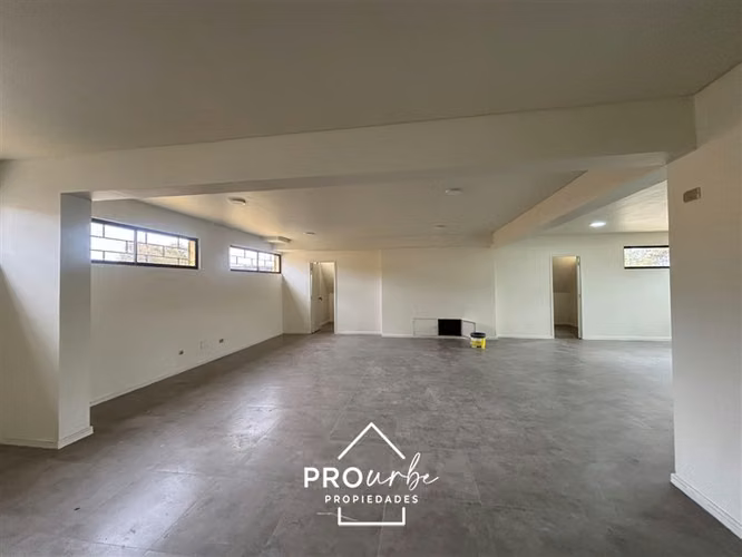 Oficina en arriendo 685 m útiles en Ñuñoa