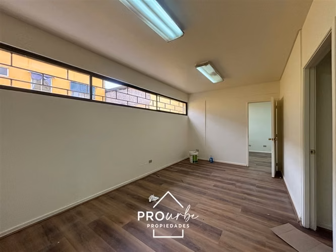 Oficina en arriendo 685 m útiles en Ñuñoa