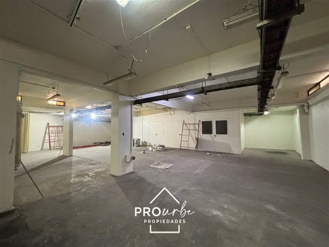 Oficina en arriendo 685 m útiles en Ñuñoa