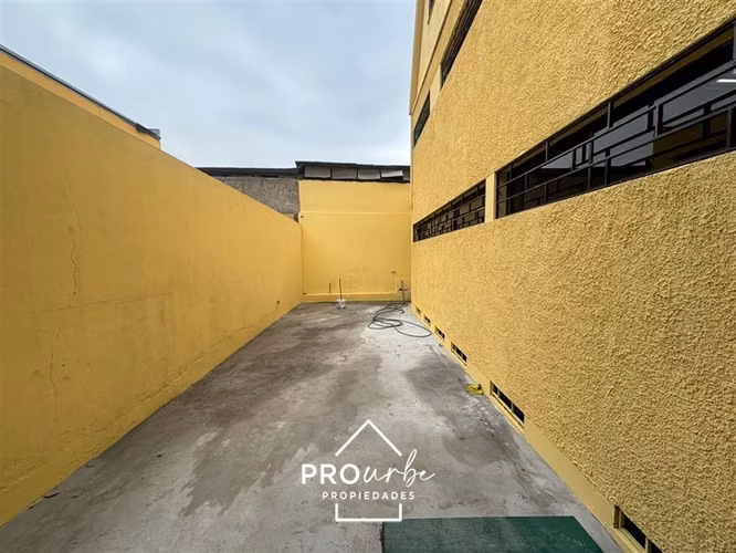 Oficina en arriendo 685 m útiles en Ñuñoa