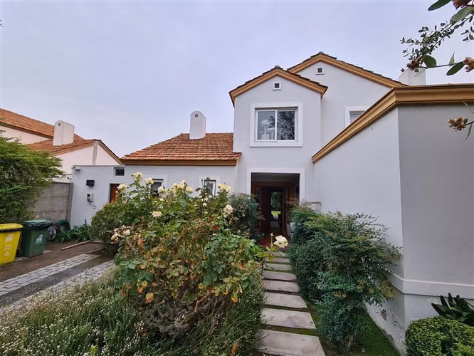 Casa en Arriendo en Colina