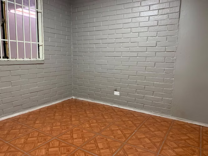 Casa en arriendo en Villa La Gloria, frente a plazoleta