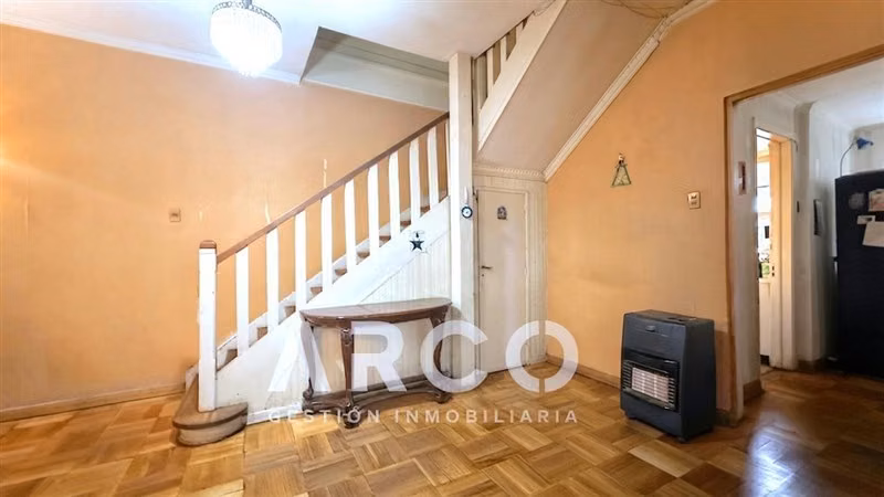 Casa en venta de 4 dorm. en Metro Monseñor Eyzaguirre. - Imagen 5