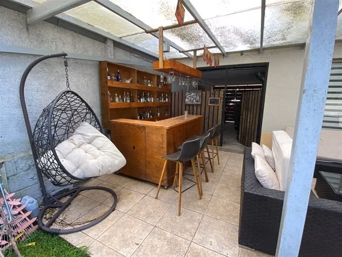 Casa Arriendo de 5D. 3B. 2E. Curauma