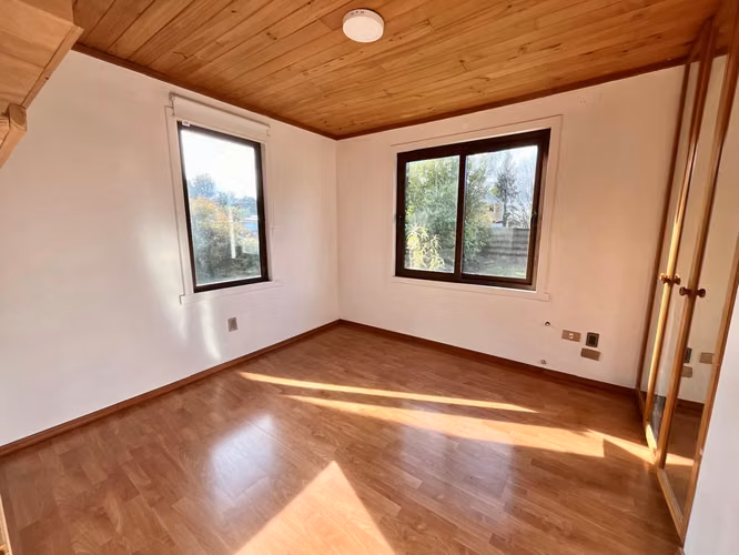Linda Casa con grandes espacios en Isla teja
