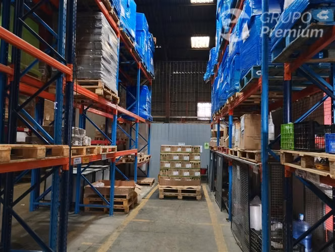 Bodega Industrial en Venta Alto estandar - La Reina