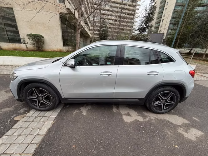 MERCEDES-BENZ GLA 220 D 2.0 4MATIC AT 2023