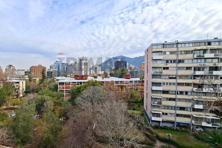 Amplio duplex / 94m2 / 4d / parque con laguna