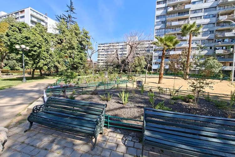 Amplio duplex / 94m2 / 4d / parque con laguna