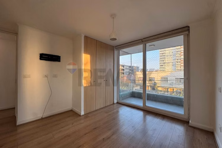 Moderno dpto 4d+4baños+2est en la reina