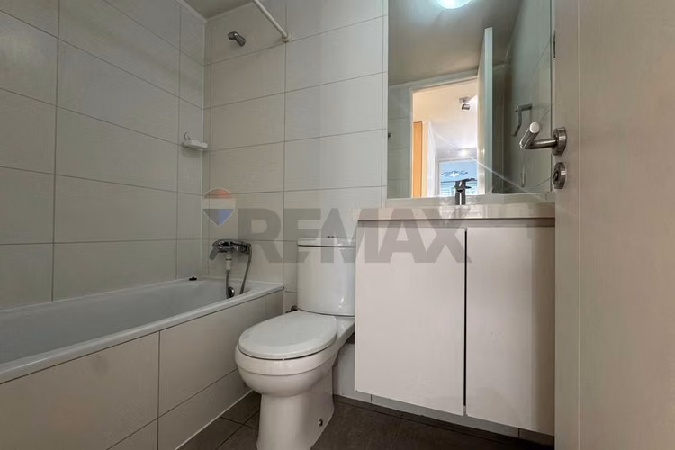 Moderno dpto 4d+4baños+2est en la reina
