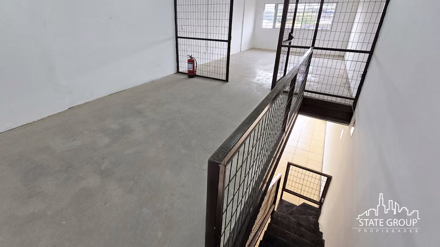 ARRIENDO LOCAL COMERCIAL METRO PLAZA MAIPÚ 60M2