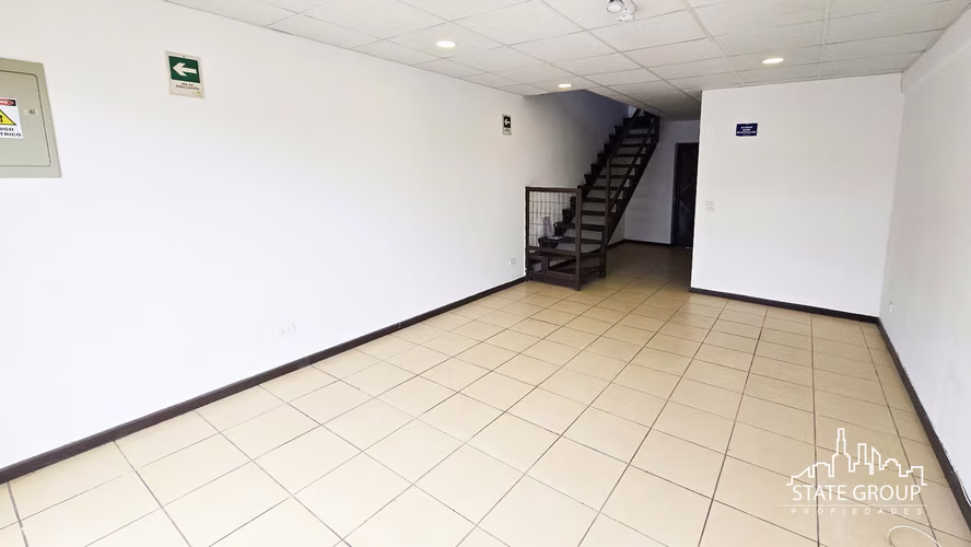 ARRIENDO LOCAL COMERCIAL METRO PLAZA MAIPÚ 60M2