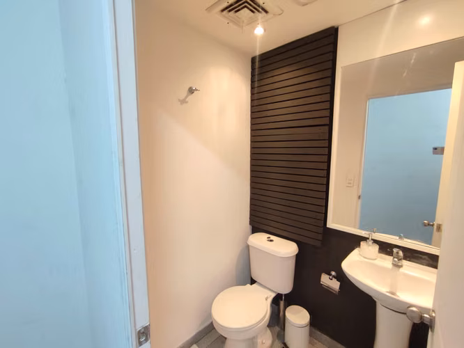 ARRIENDO OFICINA EN PATIO MAYOR HUECHURABA 4B 3EST 1 BODEGA